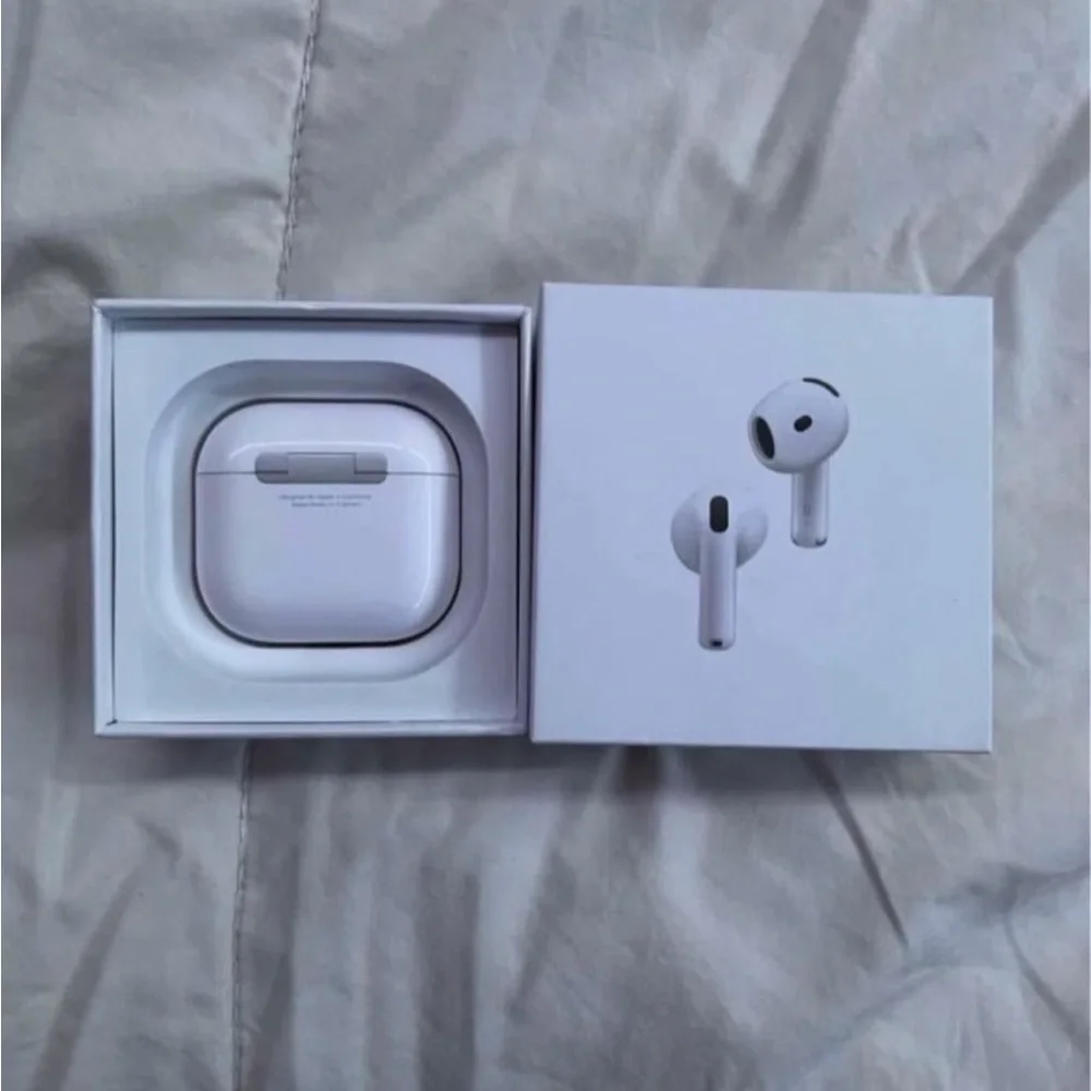 Apple Airpods (4th Generation With Active Noise Cancellation)